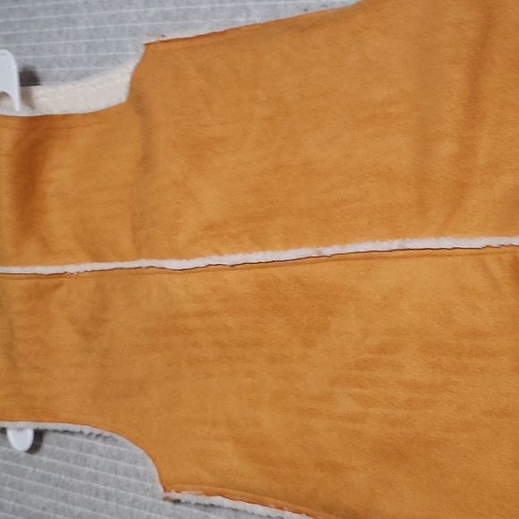 Vest - Picture 6 of 6